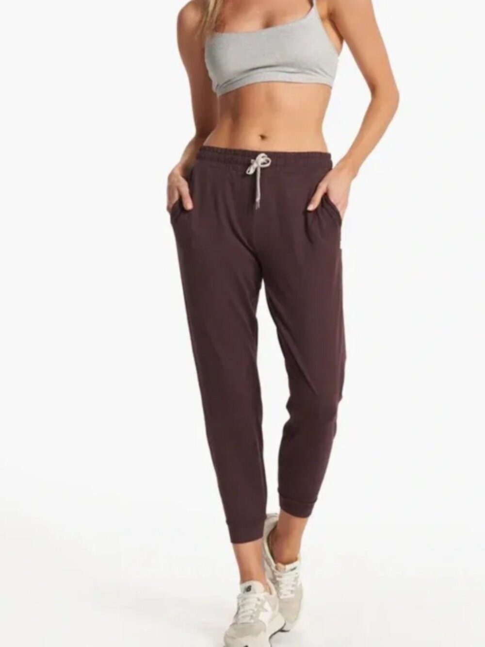 Vuori Performance Jogger in Mahogany Heather